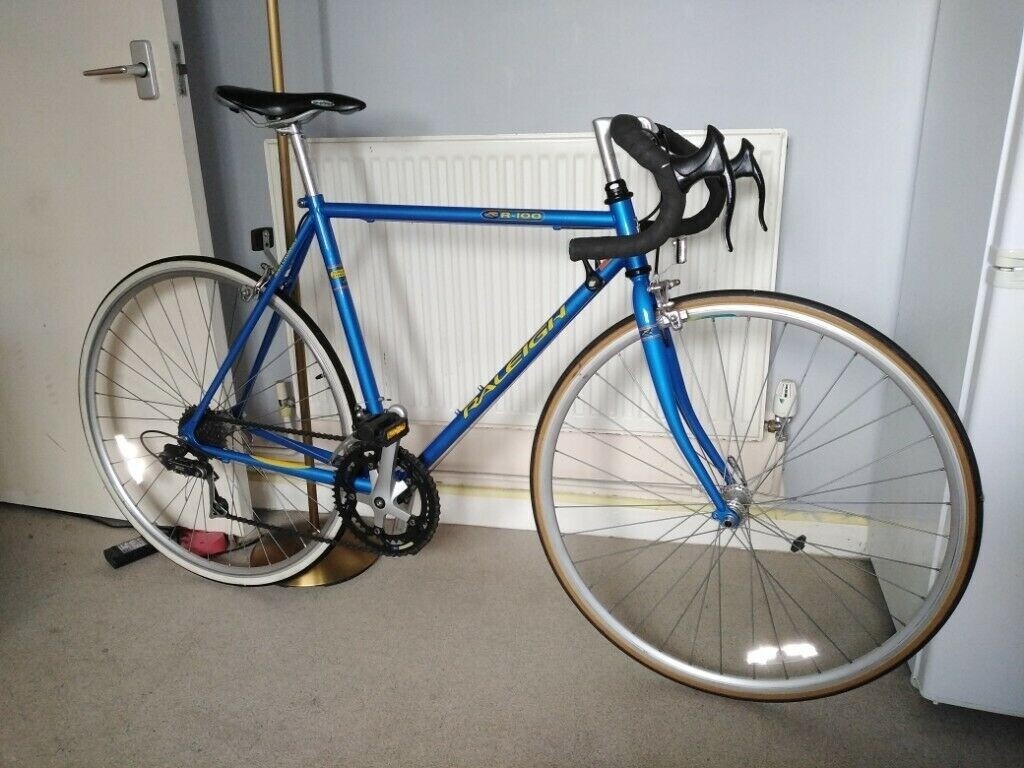 raleigh r100 road bike